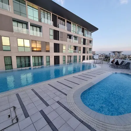 Cozy 2Br Apt Near Airport, Town & Vivacity Mall Kuching Exterior photo