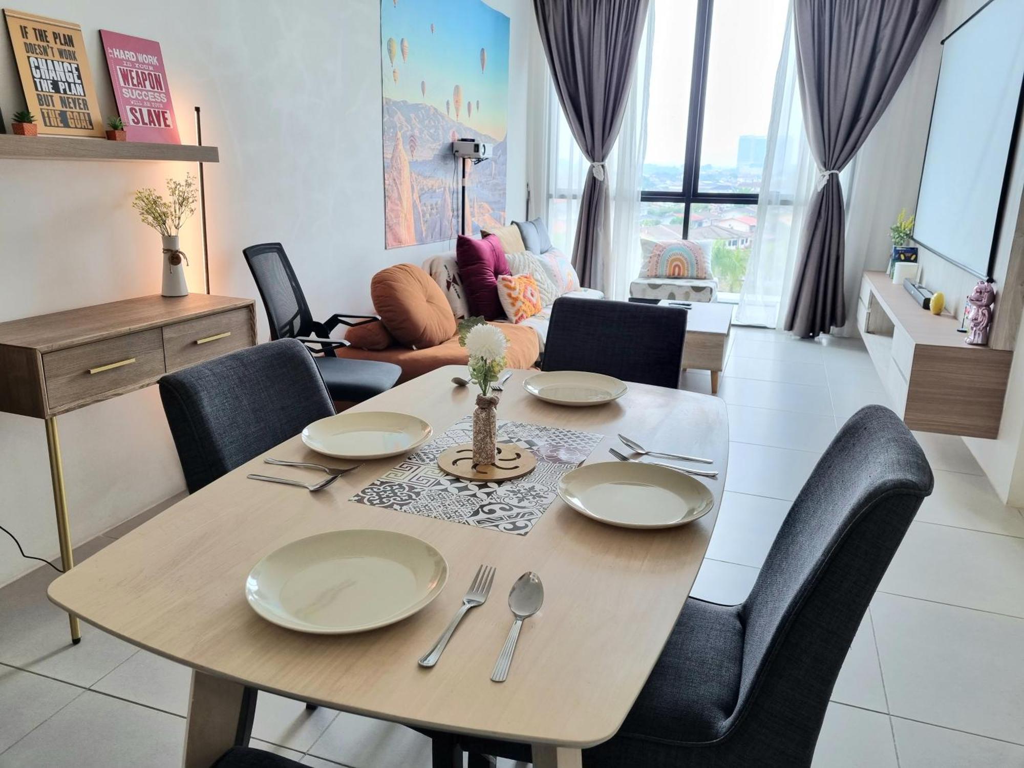 Cozy 2br Near Airport, Town & Vivacity Mall * Kuching