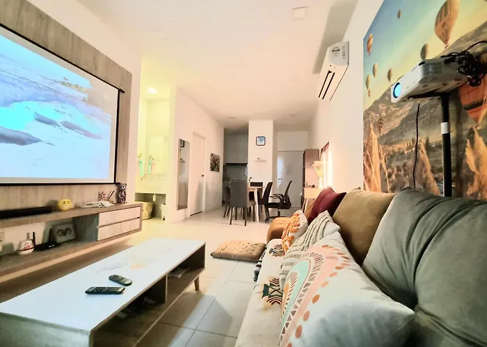 Cozy 2Br Apt Near Airport, Town & Vivacity Mall