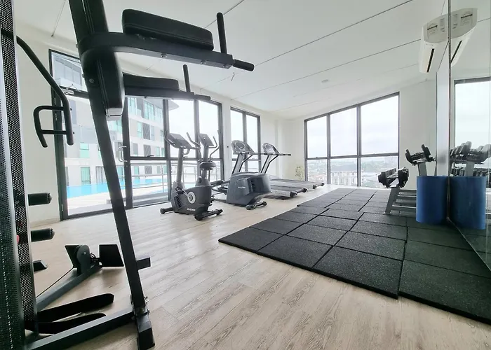 Cozy 2Br Apt Near Airport, Town & Vivacity Mall