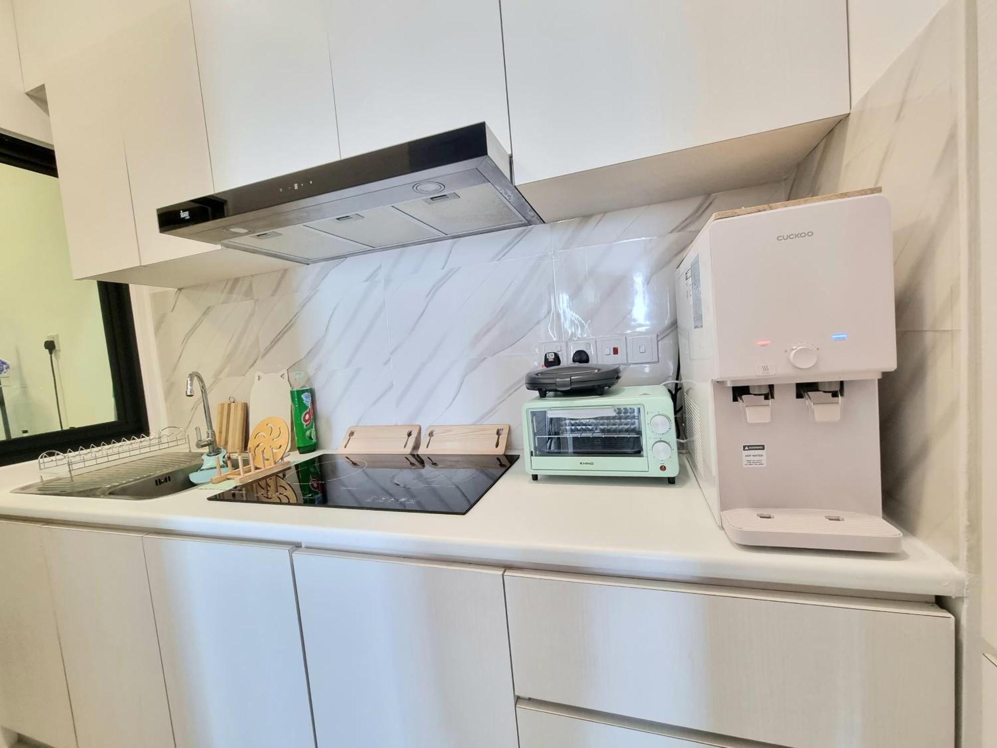 Cozy 2br Near Airport, Town & Vivacity Mall