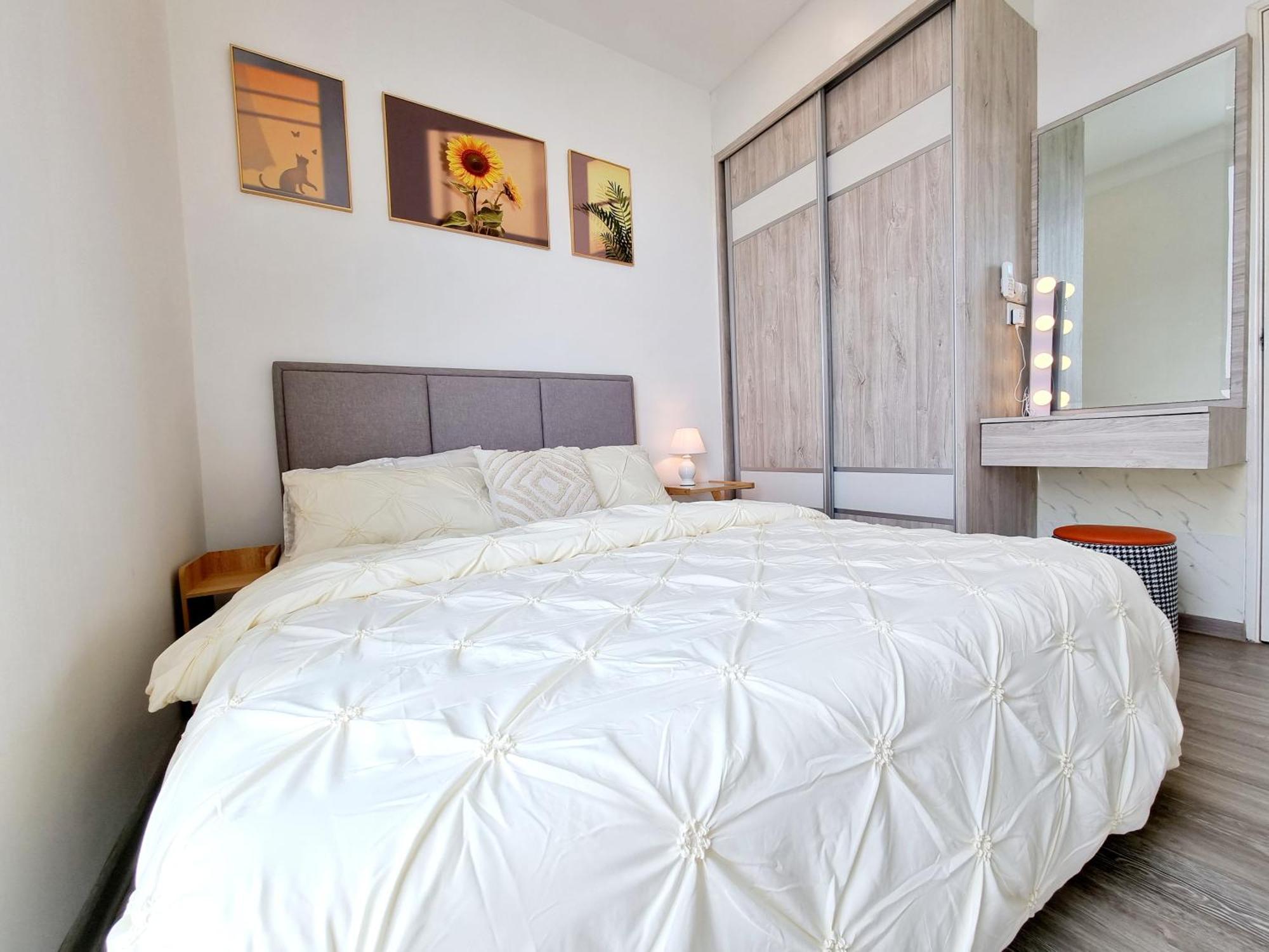Cozy 2br Near Airport, Town & Vivacity Mall Apartment